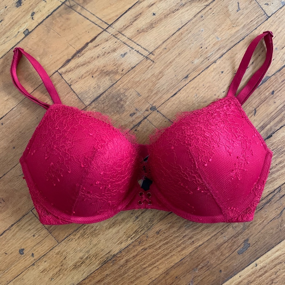 Victorias Secret Bombshell Plunge push-up bra 32C